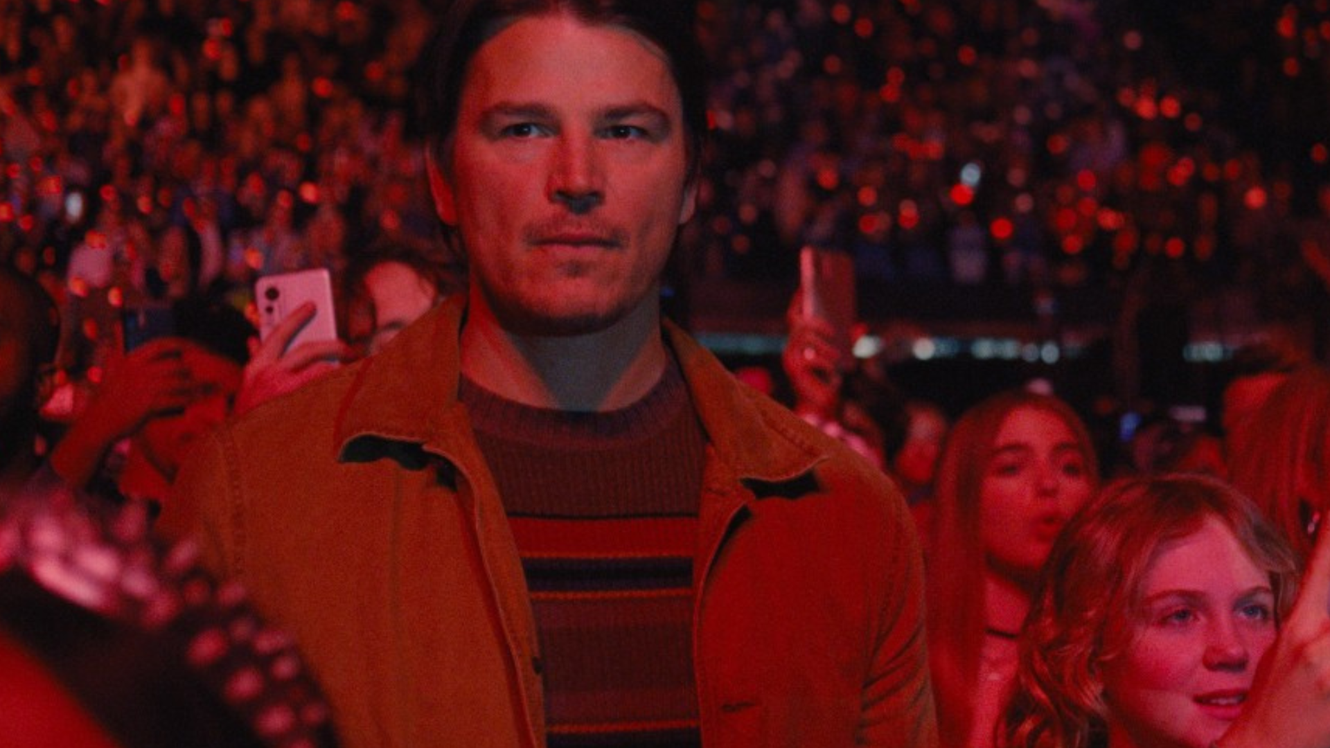 Josh Hartnett Steals The Show